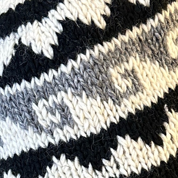 🌟HP🌟Himalayan Trapper Hat 100% Wool Black/ Ivory Handcraft Collection D&Y Nepal - Picture 8 of 8